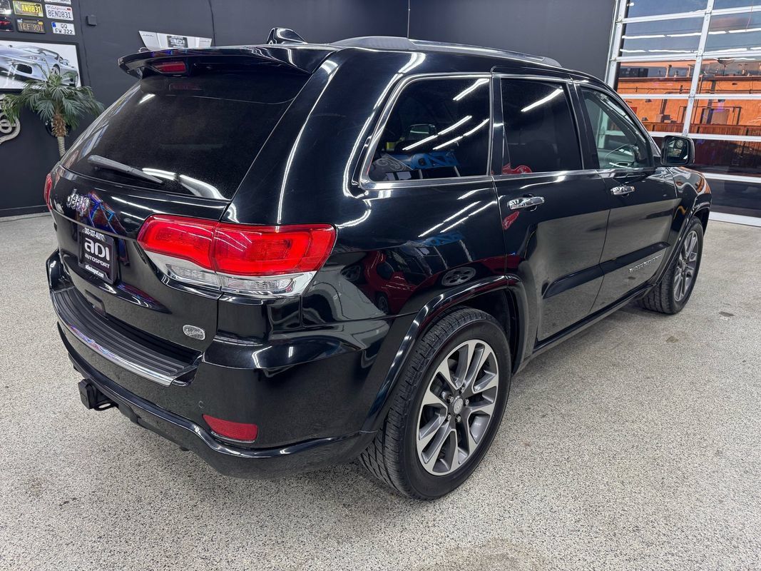 Used 2017 Jeep Grand Cherokee Overland AWD/4WD image 5