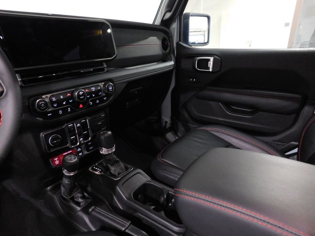 Used 2024 Jeep Wrangler Unlimited Rubicon AWD/4WD image 55