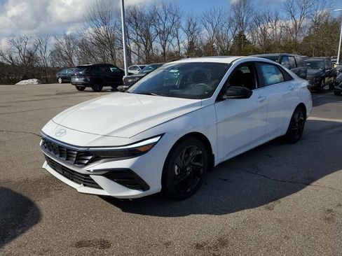 New 2026 Hyundai Elantra SEL Sport Premium FWD image 2
