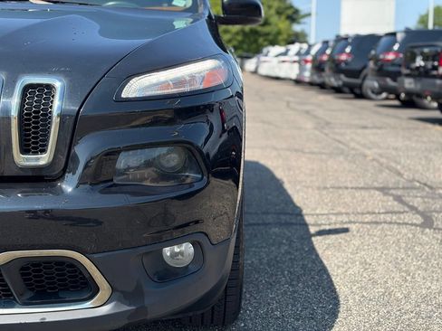 Used 2016 Jeep Cherokee Limited AWD/4WD image 4