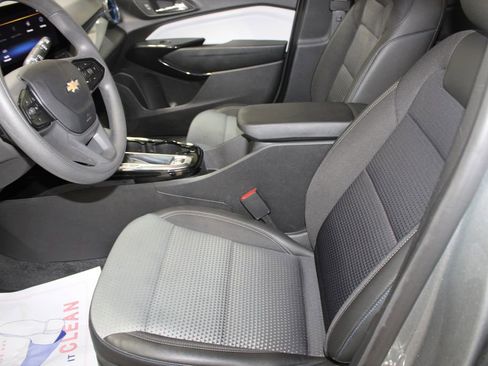 Used 2025 Chevrolet Trax LT image 12