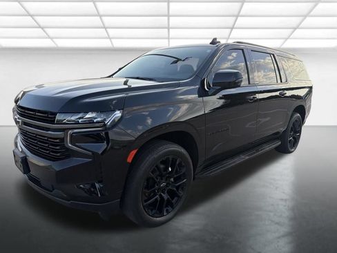 Used 2022 Chevrolet Suburban RST w/ Sport Performance Package AWD/4WD image 5