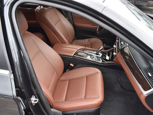 Used 2012 BMW 535i xDrive Sedan image 17