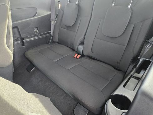 Used 2021 Ford Explorer XLT image 28