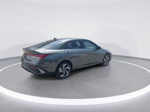 Certified 2025 Hyundai Elantra SEL FWD image 8