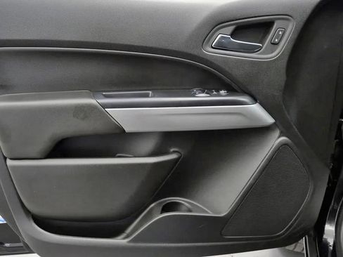 Used 2018 Chevrolet Colorado LT w/ Redline Special Edition AWD/4WD image 12