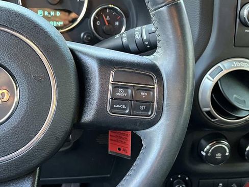 Used 2017 Jeep Wrangler Unlimited Sahara w/ Connectivity Group image 27