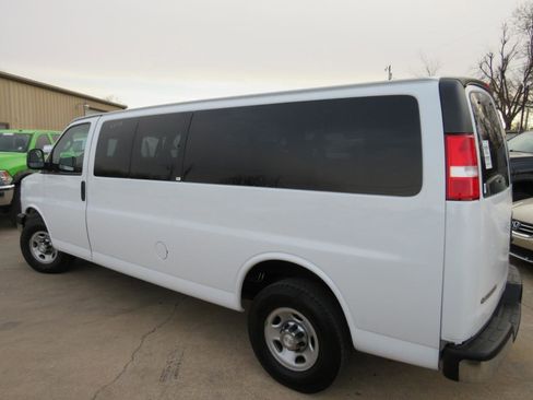 Used 2018 Chevrolet Express 3500 LT w/ LT Preferred Equipment Group RWD image 6