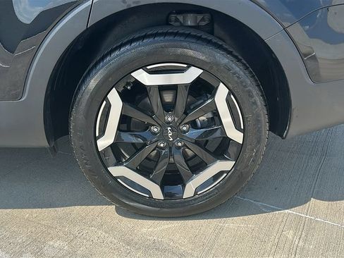 Used 2025 Kia Telluride S FWD image 18