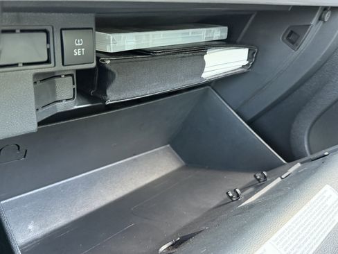 Used 2016 Volkswagen Jetta Sport w/ Lighting Package image 37