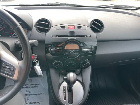 Used 2014 MAZDA MAZDA2 Touring FWD image 12