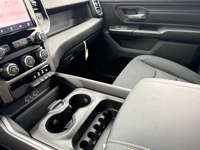 New 2026 RAM 1500 Express AWD/4WD image 17