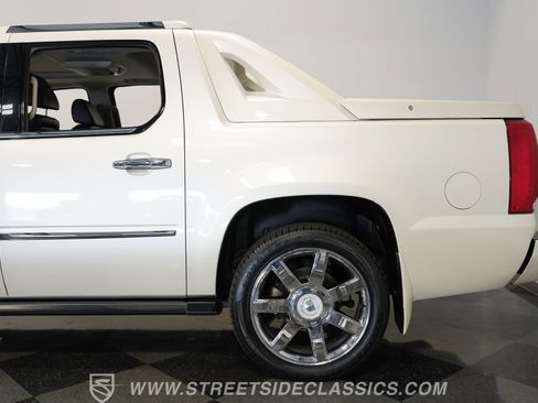 Used 2009 Cadillac Escalade EXT image 26