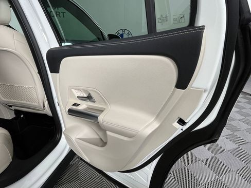 Used 2025 Mercedes-Benz GLA 250 4MATIC image 22