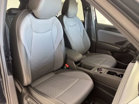 New 2026 Volkswagen Tiguan SE R-Line image 40