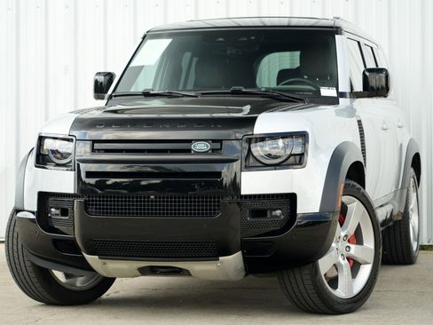 Used 2023 Land Rover Defender 110 X image 3