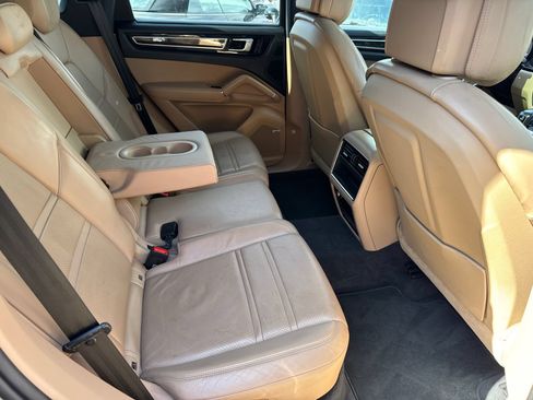 Used 2019 Porsche Cayenne AWD/4WD image 11