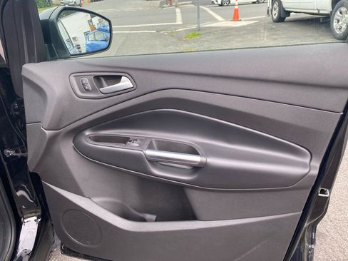 Used 2019 Ford Escape SE FWD image 24