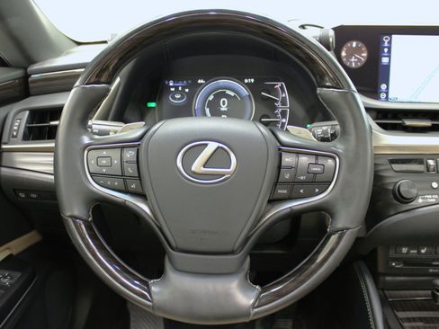 Used 2019 Lexus ES 300h Luxury image 56