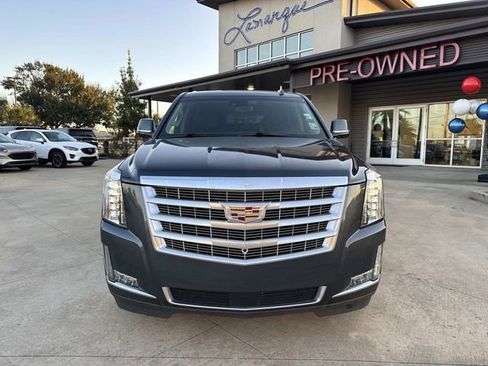Used 2019 Cadillac Escalade ESV Premium Luxury w/ LPO, Radiant Package image 4
