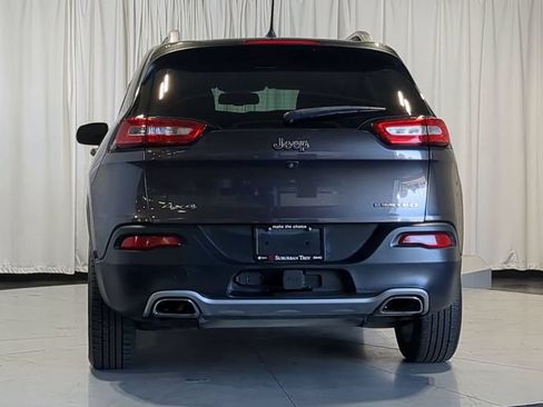 Used 2016 Jeep Cherokee Limited w/ Luxury Group AWD/4WD image 9