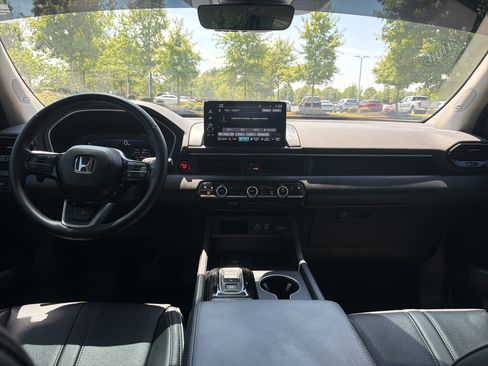 Certified 2025 Honda Pilot Elite image 29