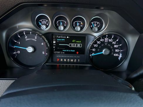 Used 2015 Ford F250 Lariat w/ Lariat Interior Package image 30