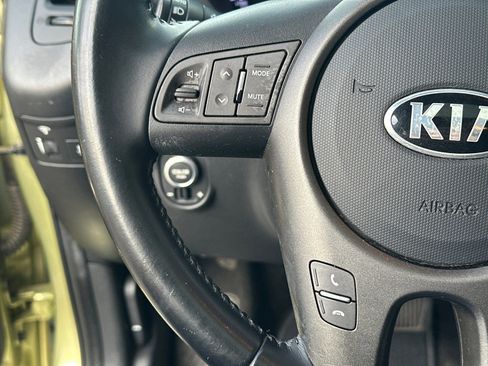 Used 2013 Kia Soul + w/ Audio Pkg image 24