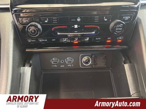 New 2025 Jeep Grand Cherokee L Altitude image 19