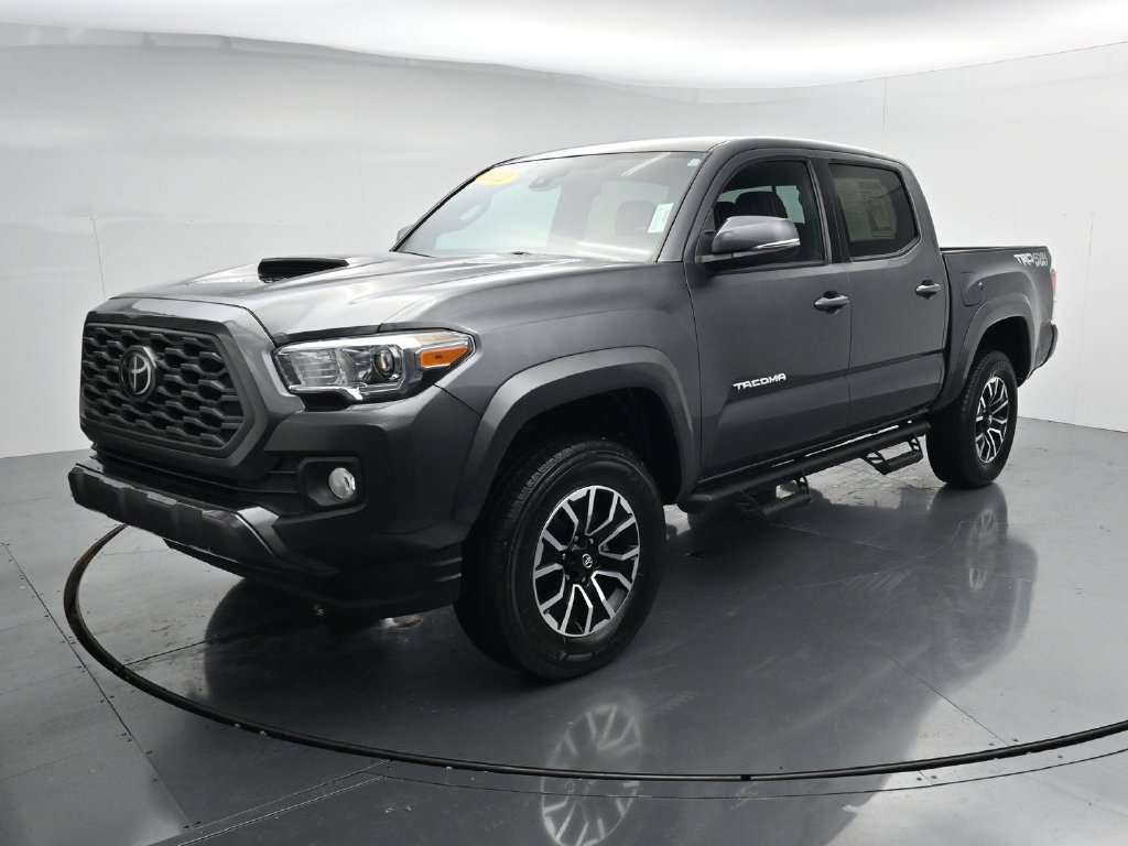 Used 2022 Toyota Tacoma TRD Sport w/ Technology Package AWD/4WD image 4