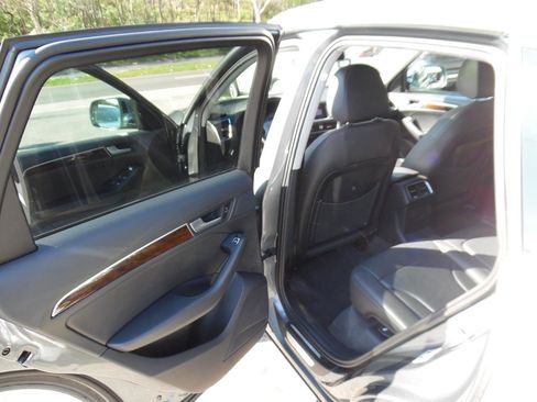 Used 2015 Audi Q5 2.0T Premium Plus w/ Technology Package image 17