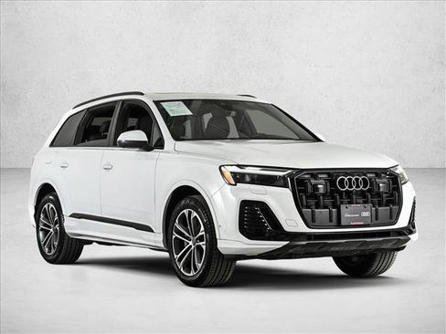Certified 2025 Audi Q7 2.0T Premium Plus w/ Premium Plus Package image 3