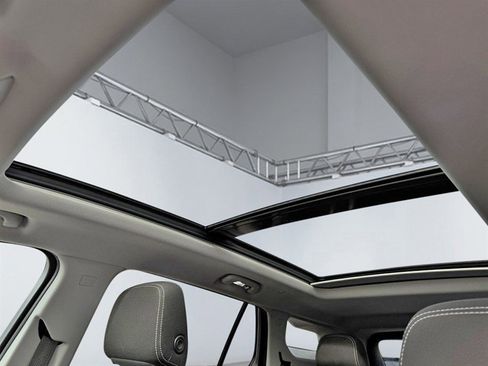 Used 2022 GMC Terrain SLE w/ Driver Convenience Package image 20