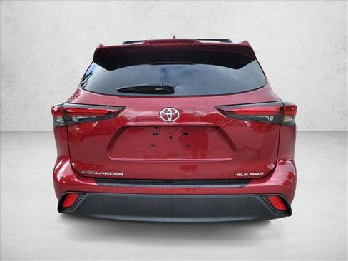 Used 2026 Toyota Highlander XLE AWD/4WD image 6