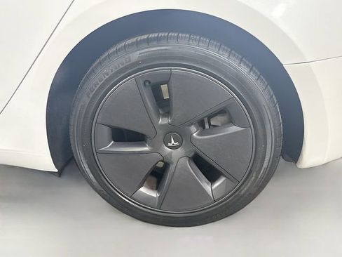 Used 2023 Tesla Model 3 Standard Range image 30