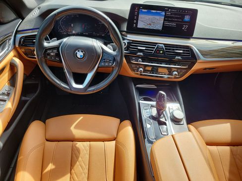 Used 2021 BMW 540i w/ Premium Package RWD image 9