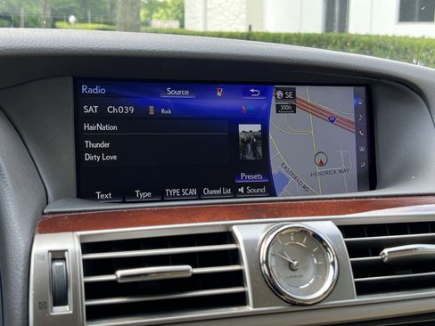 Used 2017 Lexus LS 460 L w/ Ultra Luxury Package RWD image 25