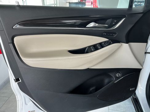 Used 2019 Buick Enclave Premium w/ Experience Buick Package AWD/4WD image 8