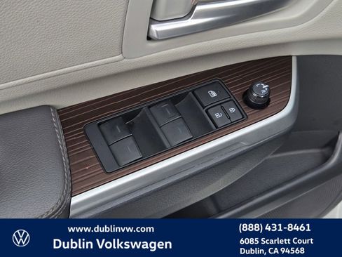 Used 2024 Toyota Sienna XLE image 11