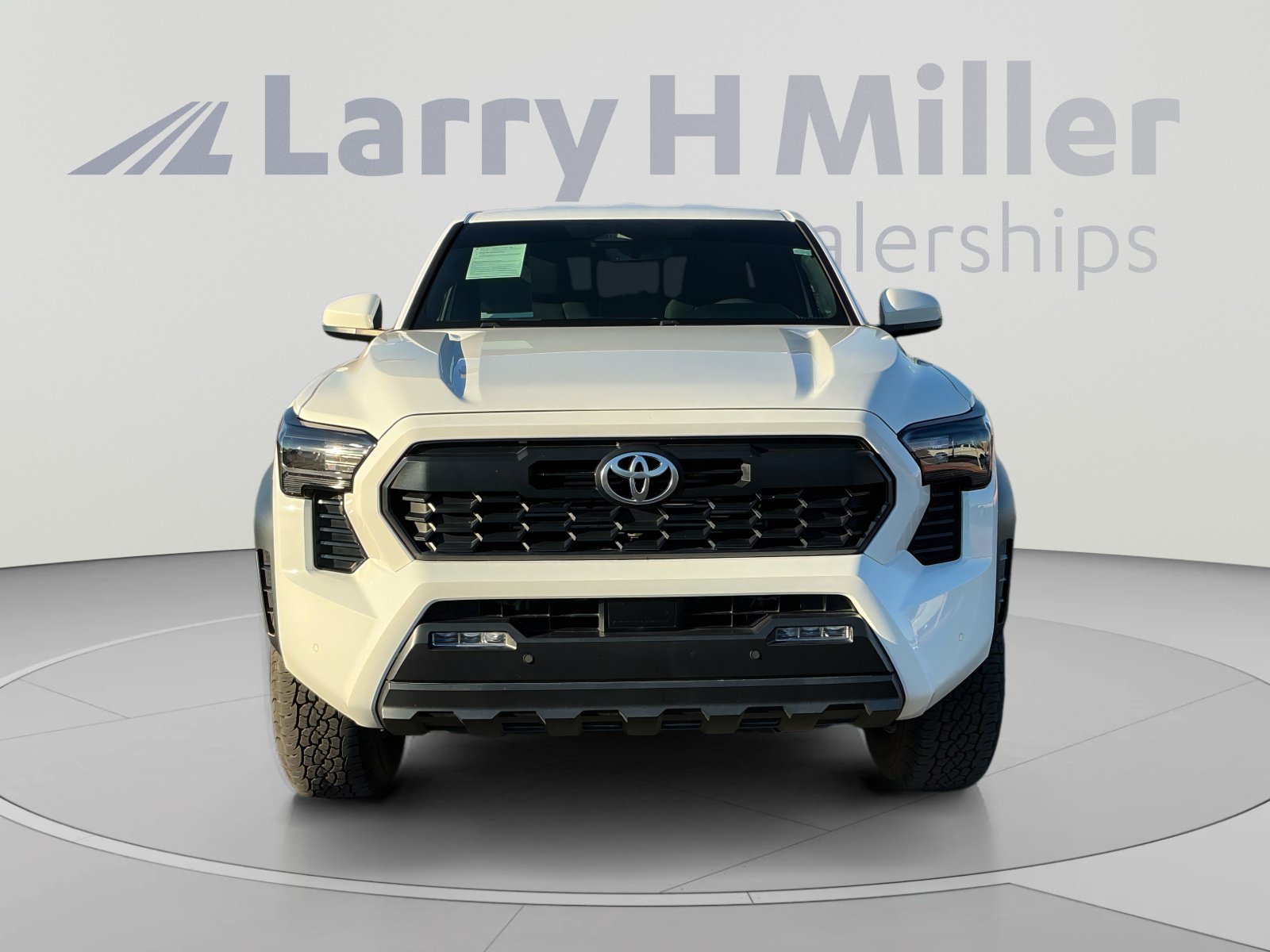 Used 2024 Toyota Tacoma TRD Off-Road w/ TRD Off Road Upgrade Package AWD/4WD image 8