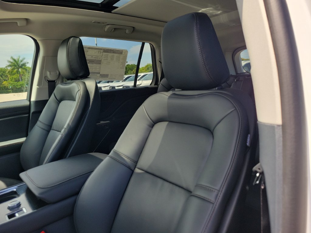 New 2026 Lincoln Aviator 2WD image 20