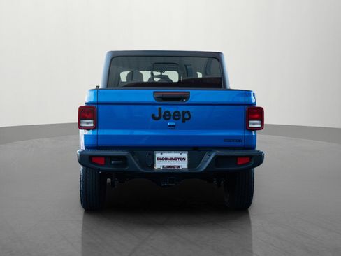 Used 2021 Jeep Gladiator Sport image 6