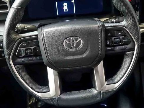 Used 2025 Toyota Tacoma TRD Off-Road AWD/4WD image 18