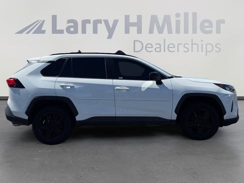 Used 2020 Toyota RAV4 LE w/ Carpet Mat Package FWD image 6