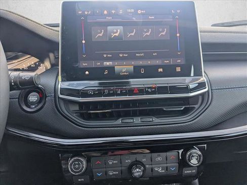 New 2026 Jeep Compass Limited image 13