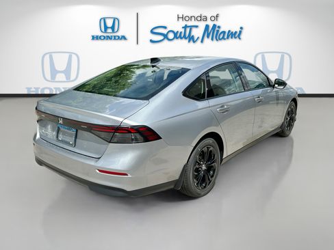 New 2025 Honda Accord SE image 6