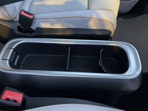 Used 2025 Volkswagen ID. Buzz 1st Edition image 30