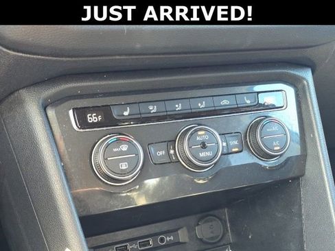 Used 2020 Volkswagen Tiguan SE FWD image 17