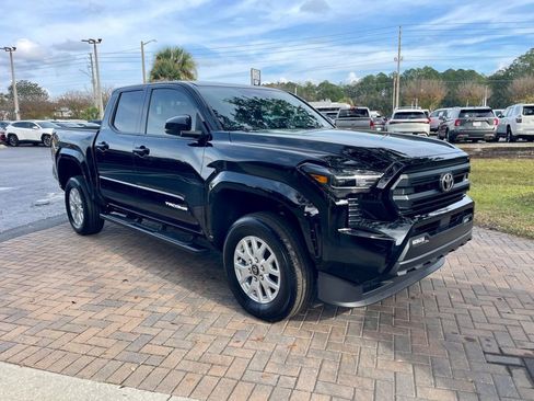 Used 2025 Toyota Tacoma SR5 image 8