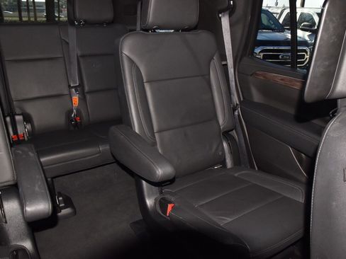 Used 2021 Chevrolet Tahoe Z71 w/ Rear Media and Nav Package image 23